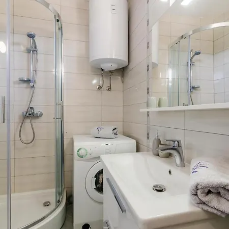 4 Bedroom Cozy In Nyaraló Slano