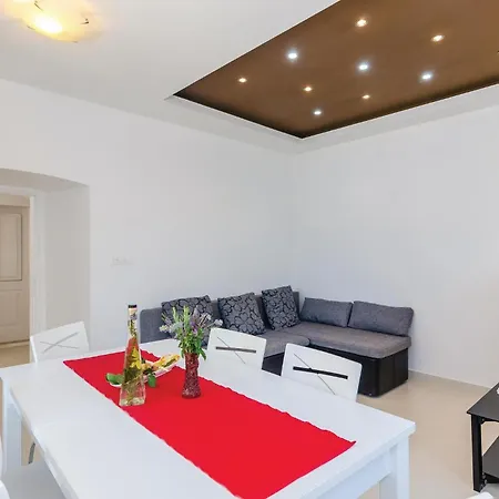 4 Bedroom Cozy In *