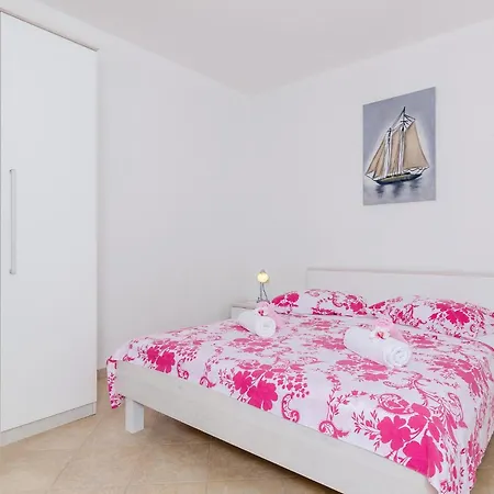 4 Bedroom Cozy In *